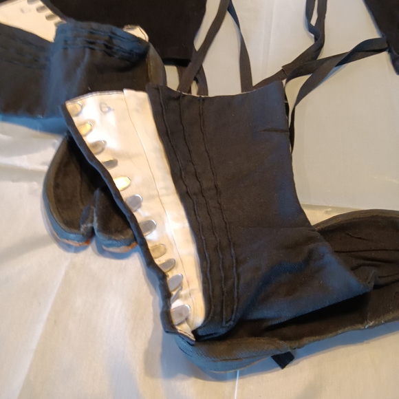 Costumes - Picture 9 of 15